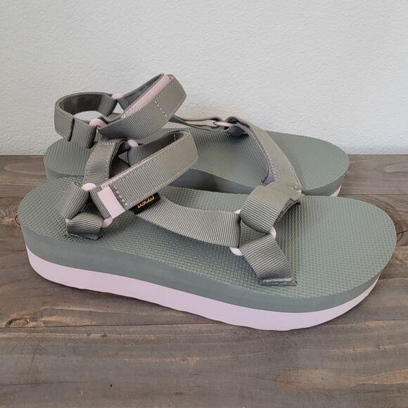 Teva Women Flatform Universal Sz 11 Grey Pink Strappy Sandals Hook and Loop NEW - Picture 1 of 16